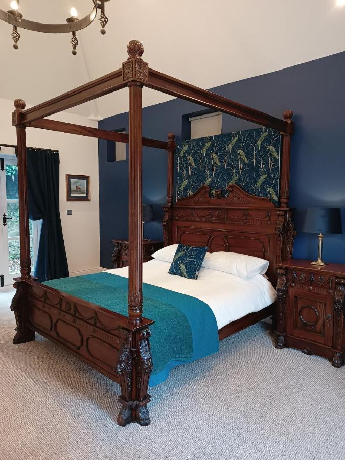The West Wing At Eriviat Hall Hot Tub Henllan  Екстер'єр фото